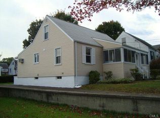 65 Vesper St, Fairfield, CT 06825