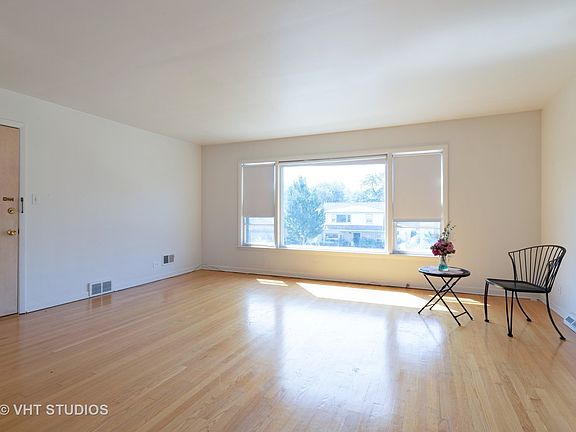 5th image of 4244 Oakton St