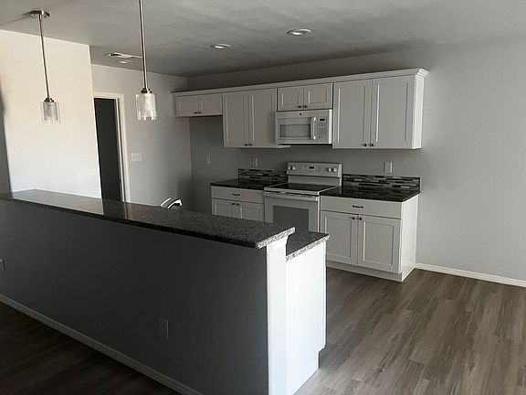 2nd image of 1645 Wrigley Dr
