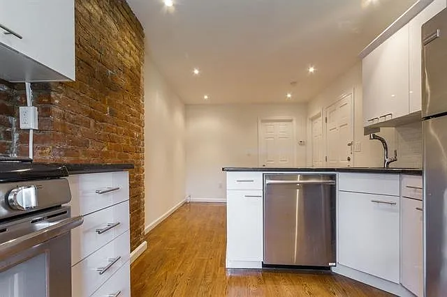 281.5 2nd St #3 — Photo 6