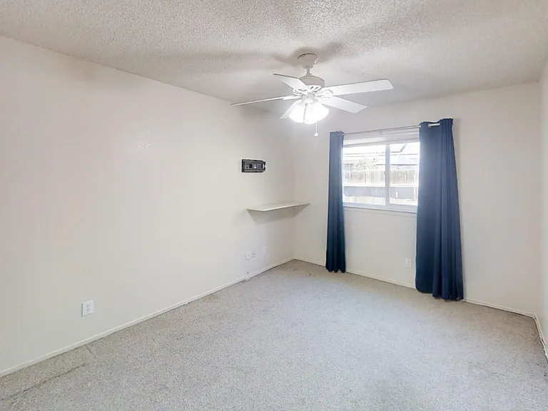 6314 N Barcus Ave — Photo 4
