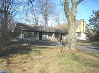 29 Sweetgum Rd, Levittown, PA 19056