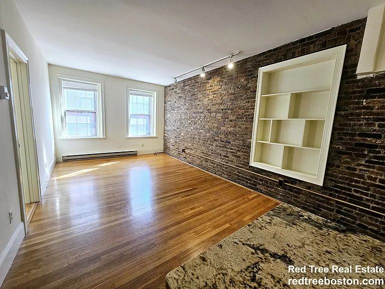 88 W Cedar St #4 — Photo 2