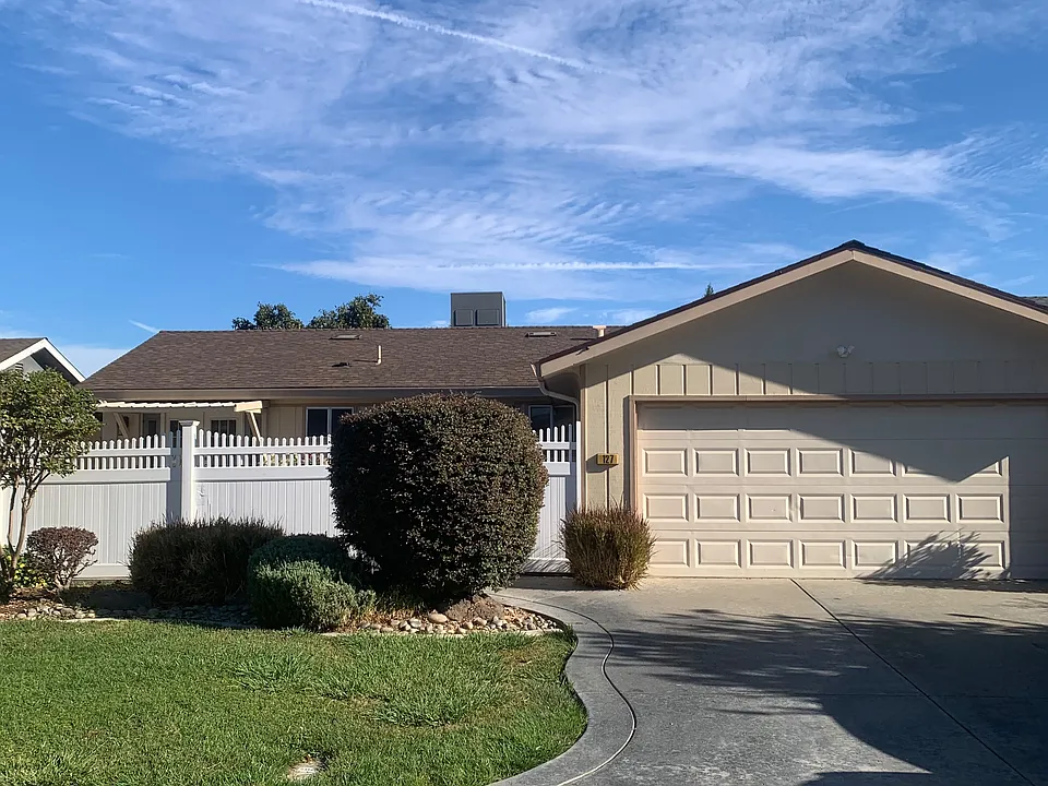 127 Hemlock Dr