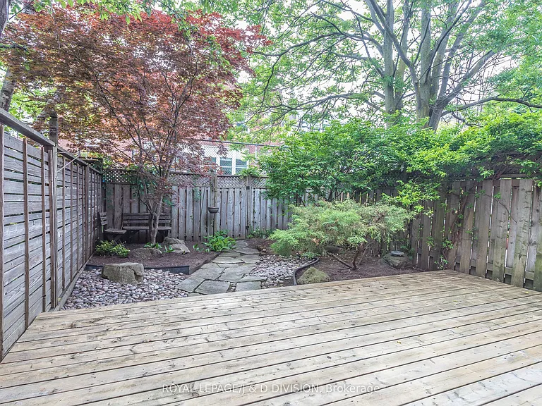 640 Adelaide St W — Photo 6