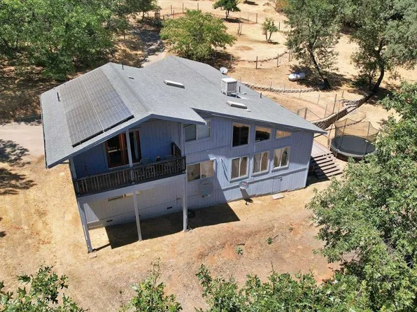 22261 Rambling Oaks Dr, Grass Valley, CA 95949