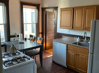 122 Columbia St #3, Cambridge, MA 02139