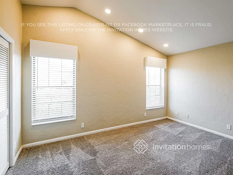 7045 Golf Pointe Cir — Photo 14
