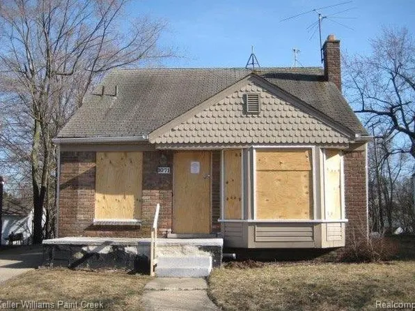 1071 Berkley Ave, Pontiac, MI 48341