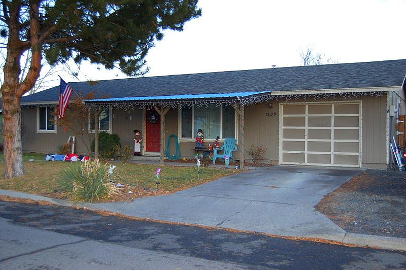 1st image of 1532 NE Clearview Way