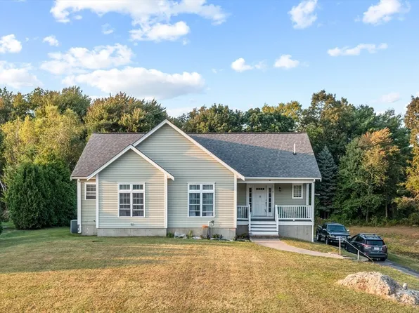 5 Kensington Ct, Swansea, MA 02777