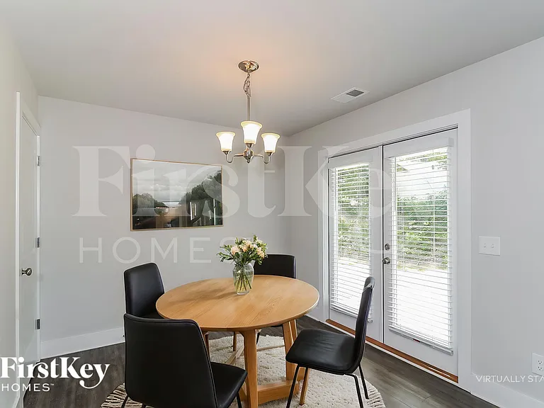 4535 Bonneville Dr — Photo 6