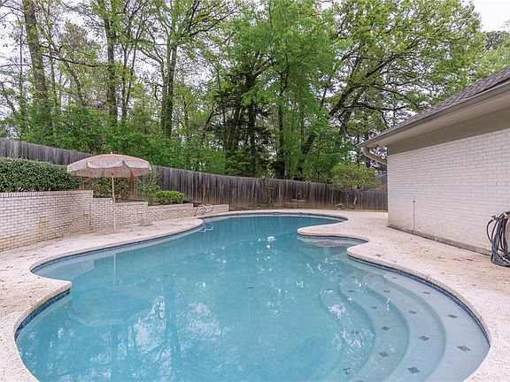4th image of 9208 Rhett Cir