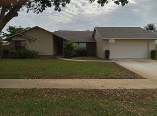 17706 Oakwood Ave, Boca Raton, FL 33487