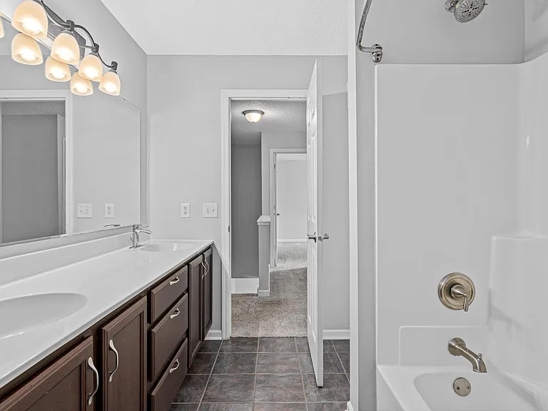 1234 Crystal Pl E — Photo 5