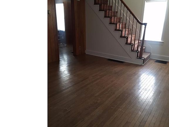 2nd image of 113 Franklin St