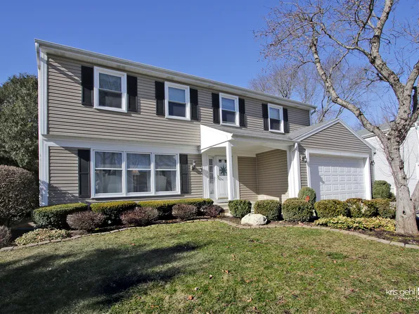 218 Abilene Ln, Vernon Hills, IL 60061