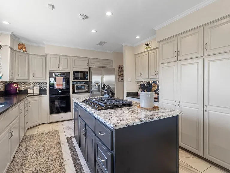 905 Crowley Rd — Photo 26