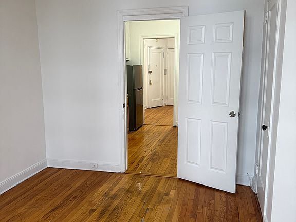 5th image of 314 E 70th St APT 3A