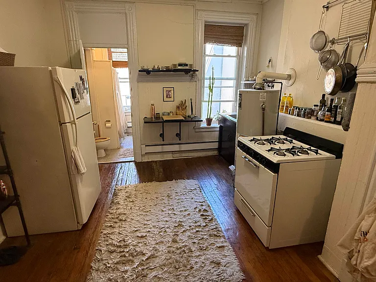 925 Park Ave #4R — Photo 7