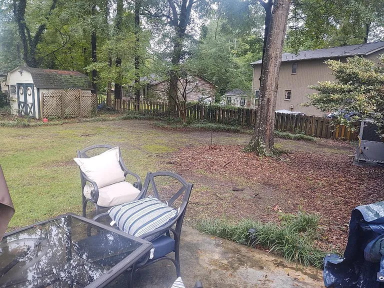 125 Rodborough Rd — Photo 3