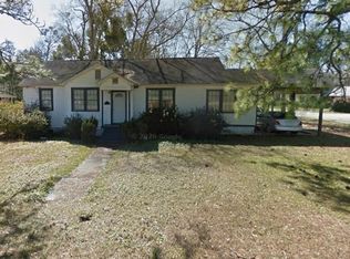 78 Lee St, Chickasaw, AL 36611