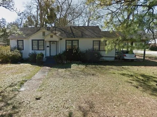 78 Lee St, Chickasaw, AL 36611