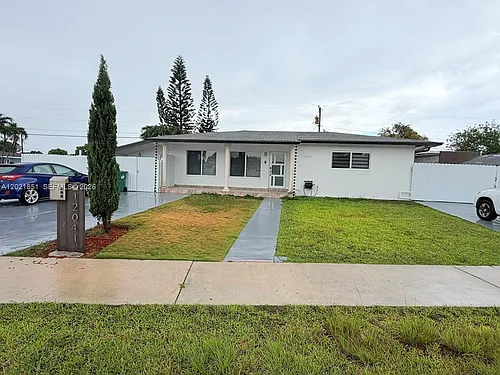 12041 SW 174th St Photo 1