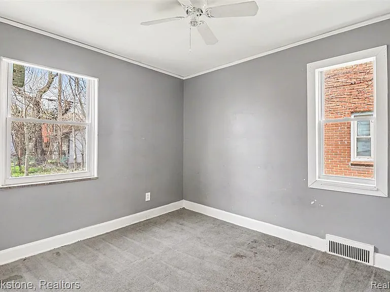 16605 Freeland St — Photo 12