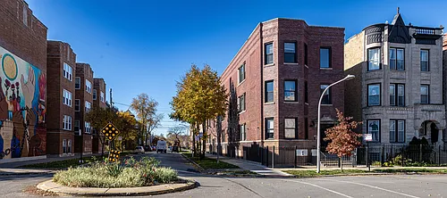 2608 W Le Moyne St #3 Photo 1