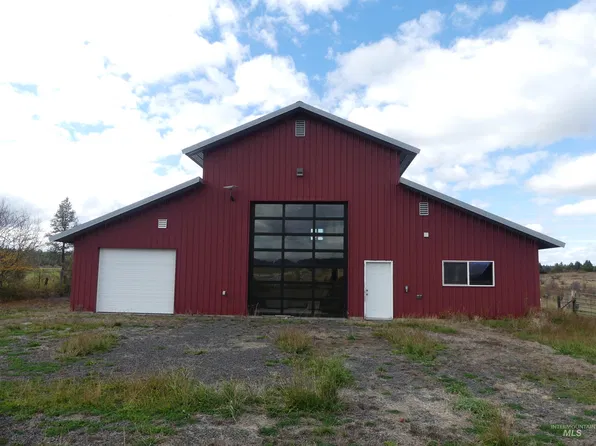 47 Camas Rd, Weippe, ID 83553