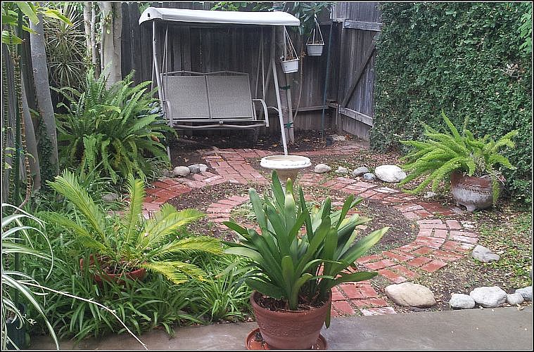 2nd image of 80 Oval Rd