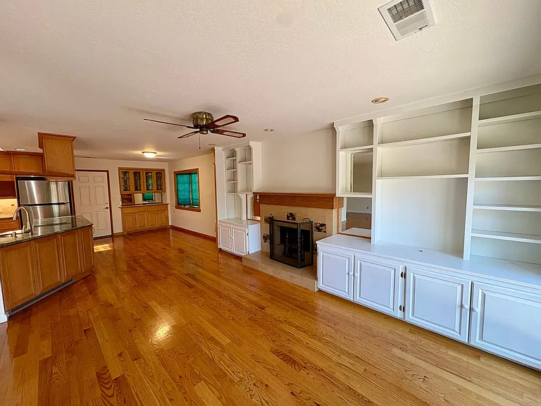 3057 Carleton Pl — Photo 38