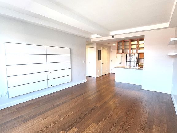 4th image of 4022 College Point Blvd APT 10P
