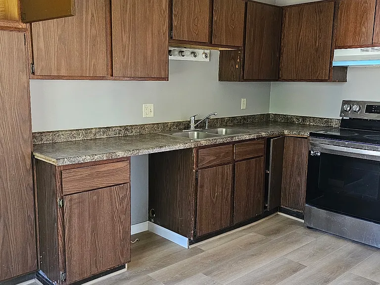 83rd Cir N — Photo 6