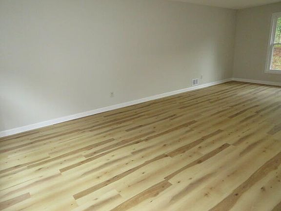 5th image of 4629 Silver Lake Drive