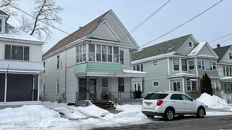 5th image of 1262 Main Street