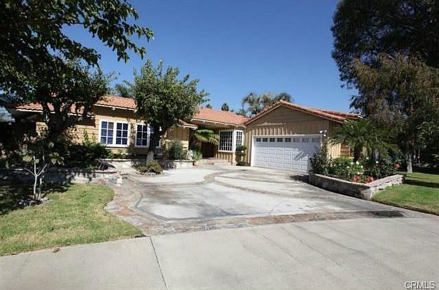 1st image of 1565 W Flippen Cir