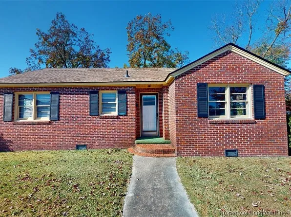 116 S Johnson St, Saint Pauls, NC 28384