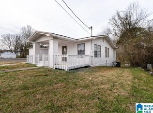 114 N Main St, Graysville, AL 35073