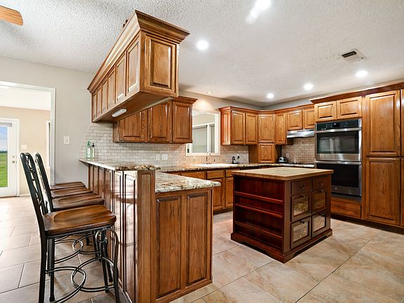 5th image of 6951 Farm Road 1499