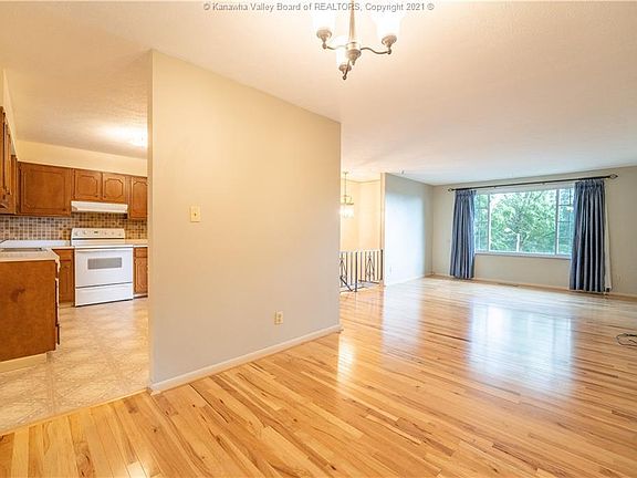 5th image of 1025 Dartmouth Ave