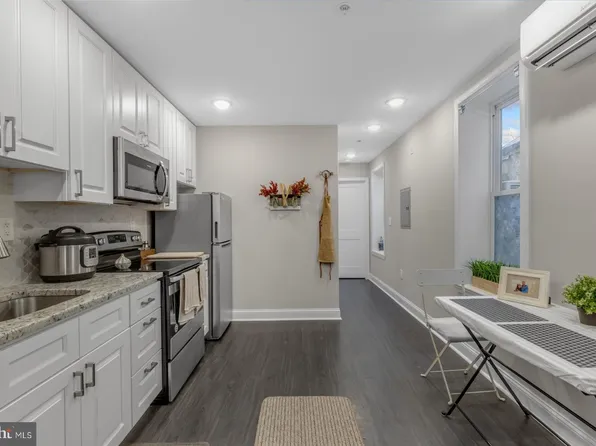 624 N 35th St #2, Philadelphia, PA 19104