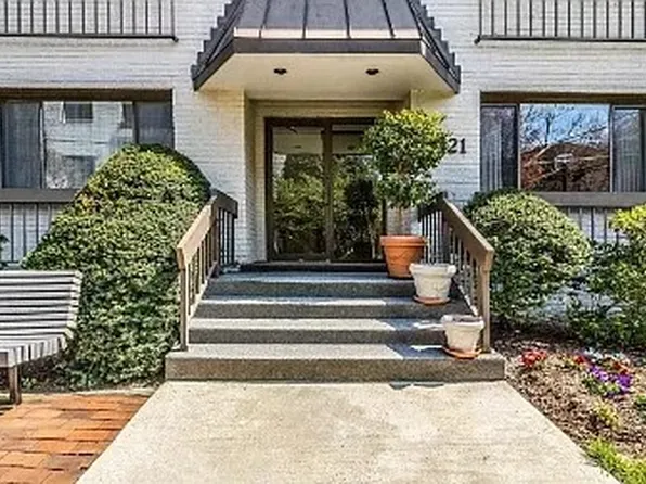 3821 Davis Pl NW APT 3, Washington, DC 20007