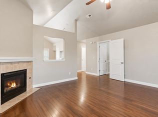 674 Olivia Ln, Centerton, AR 72719
