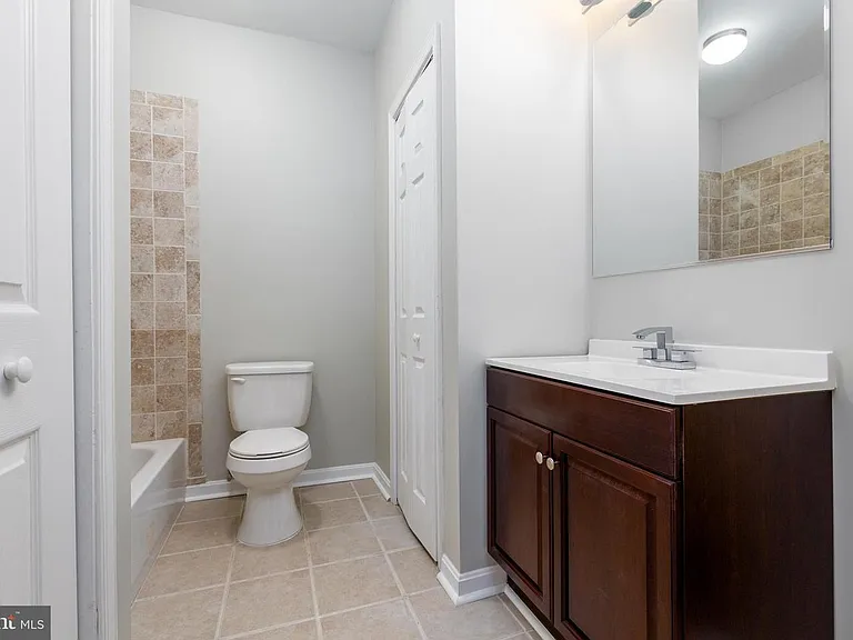 5044 Meade St NE — Photo 29