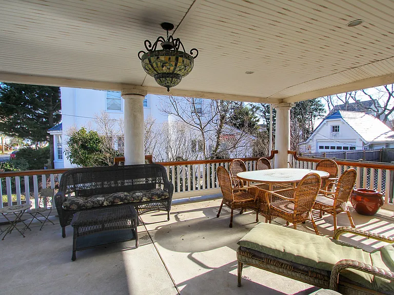 2 S Dudley Ave — Photo 4