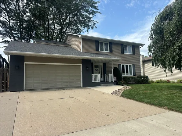 5905 Crabapple Ln, Johnston, IA 50131