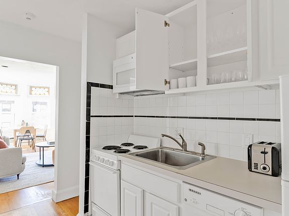 4th image of 45 Westland Ave #17A