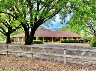 166 Northwood Dr, Carriere, MS 39426